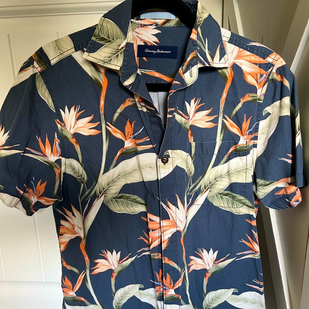Tommy Bahama Men’s Hawaiian Shirt Small